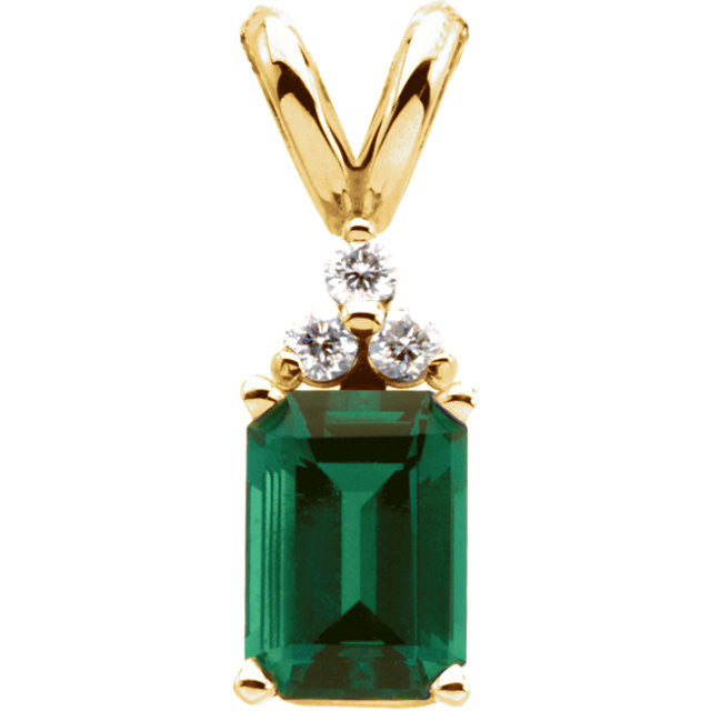 Pendant > Diamond > .06 CTW > & > Emerald > Created > Chatham®